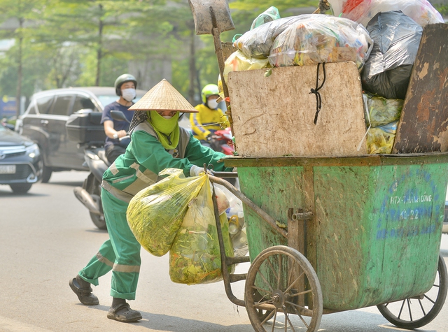 Miền Bắc nắng nóng 4 ngày đầu tháng 4 - Ảnh 1.