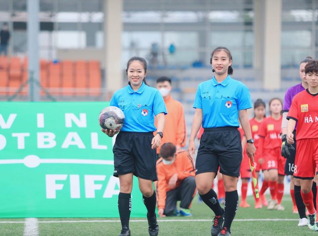 Nữ trọng tài điều hành giải Thanh Niên sinh viên Việt Nam nhận vinh dự đặc biệt từ AFC- Ảnh 1.