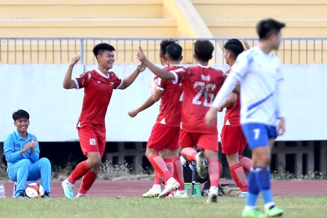 Đội Đà Nẵng ‘lừng lững’ vô địch lượt đi, Phú Thọ lập ‘kỷ lục’ thẻ đỏ - Ảnh 5.