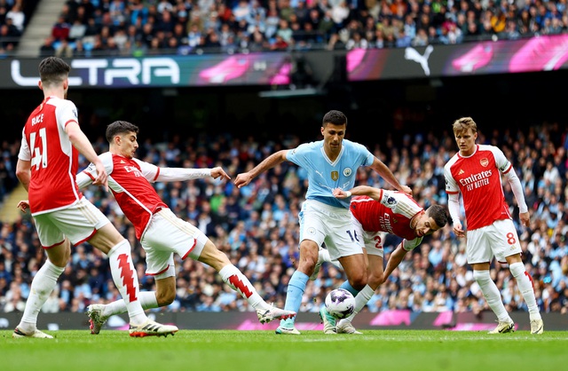 Man City hòa Arsenal, Liverpool ‘ngư ông đắc lợi’- Ảnh 1.