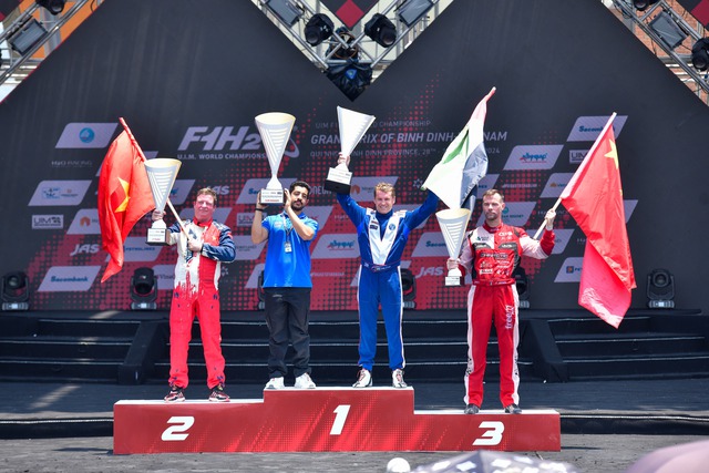 Đội Bình Định - Việt Nam về nhì tại giải đua thuyền máy F1 thế giới- Ảnh 2.