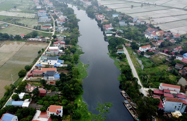 Sông Bắc Hưng Hải bị đầu độc suốt ngày đêm- Ảnh 2.