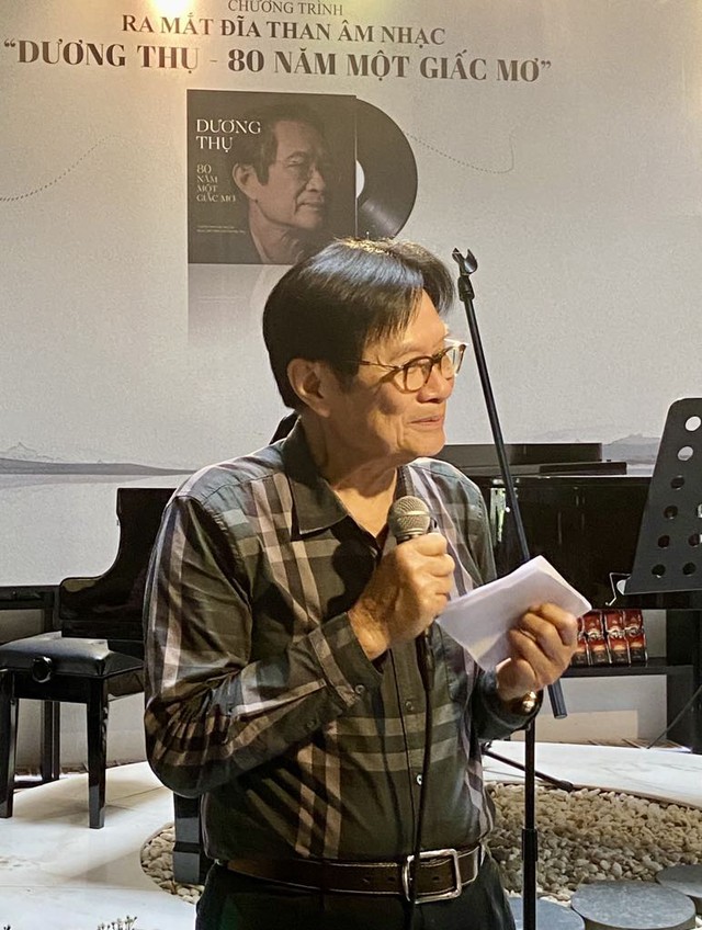 Nhạc sĩ Dương Thụ nay mới có album riêng với đĩa than '80 năm một giấc mơ'- Ảnh 10.