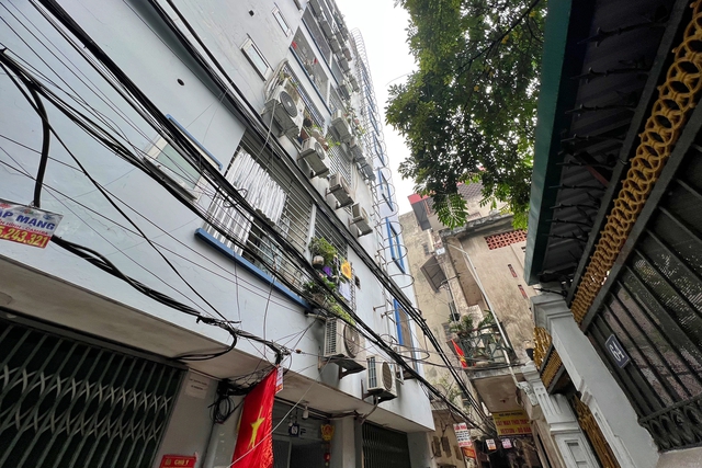 'Điểm mặt' những chung cư mini sai phép, vượt tầng ở nội thành Hà Nội- Ảnh 8.