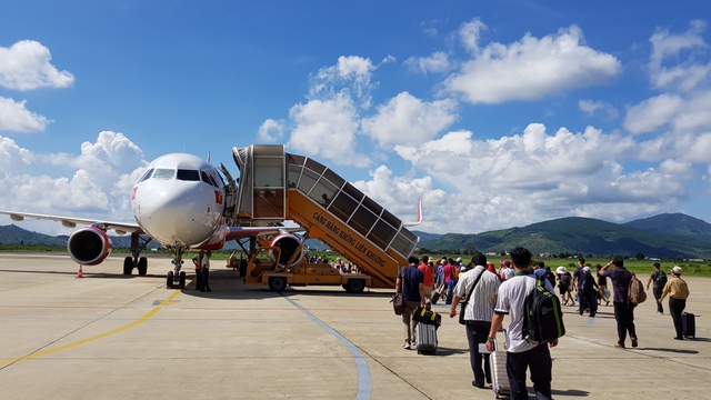 Không có chuyện đóng cửa sân bay Liên Khương- Ảnh 1.