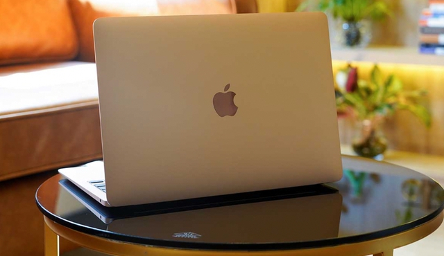 Apple giảm giá MacBook Air M2, ngừng sản xuất hai mẫu MacBook Air- Ảnh 1.