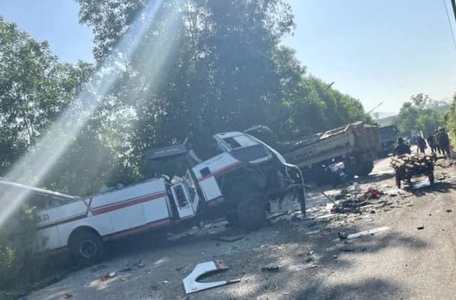 Bình Định: Tai nạn giữa xe tải và xe khách, 1 người chết- Ảnh 1.