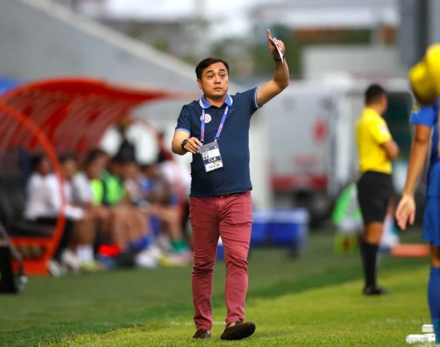 Lạ lùng V-League: Thể Công Viettel đua trụ hạng với Khánh Hòa- Ảnh 2.