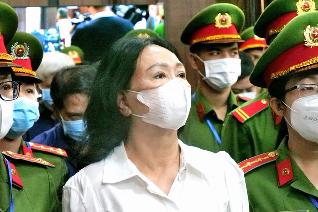 Vụ án Trương Mỹ Lan - Vạn Thịnh Phát: Hình ảnh đầu tiên từ phòng xét xử- Ảnh 7.