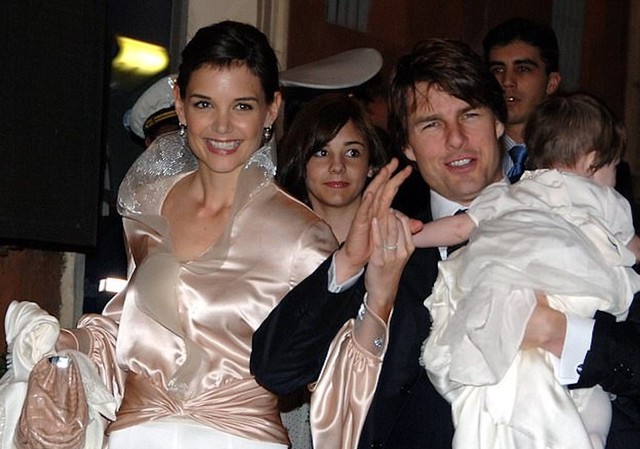 Tom Cruise stops providing 10 billion VND/year, what will happen to his daughter Suri? - Photo 2.