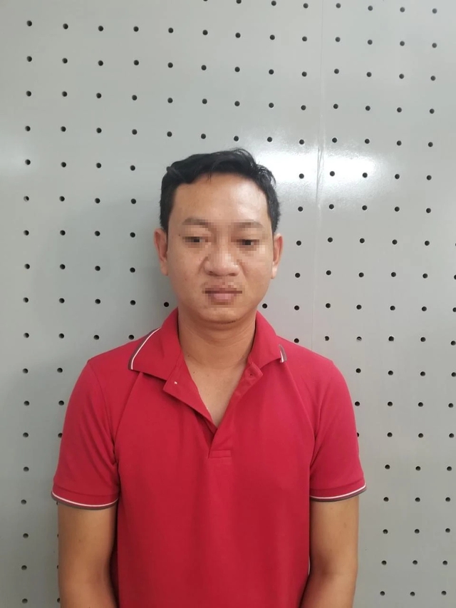 Bình Thuận: Bắt khẩn cấp nghi phạm dùng sổ hồng giả lừa đảo 18 tỉ đồng- Ảnh 1.