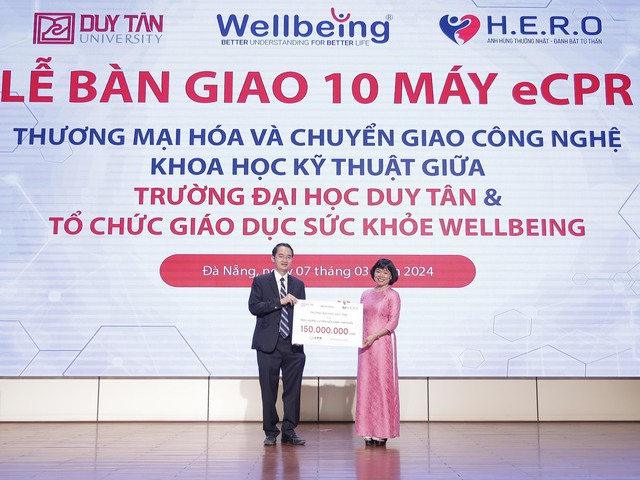 SV Thiết kế đồ họa ĐH Duy Tân giành 8 giải thưởng tại The International Design Awards Duy-tan-5-17098017717892057887589