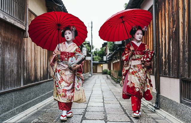 Cố đô Nhật Bản bảo vệ geisha, cấm du khách xâm nhập các hẻm nhỏ- Ảnh 1.