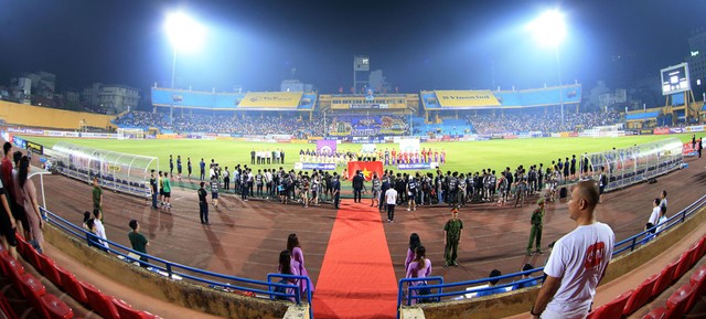 Sân Hà Đông không đủ 'tuổi' để chọn đá V-League, chưa chốt đội nào phải rời Hàng Đẫy- Ảnh 1.