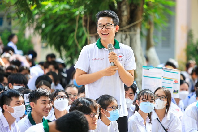 Cuối tuần này, phụ huynh, học sinh tỉnh Tiền Giang cùng nghe tư vấn mùa thi- Ảnh 1.