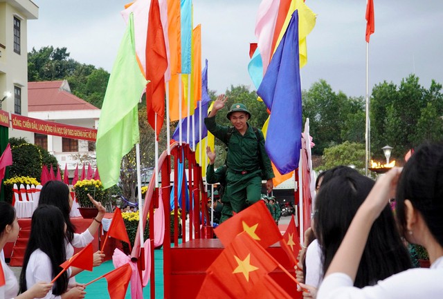 Bị phạt hơn 62 triệu đồng vì không chấp hành lệnh gọi nhập ngũ- Ảnh 1.