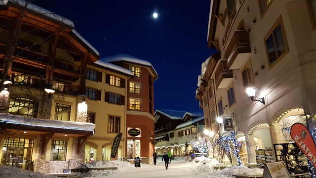 Những khu nghỉ dưỡng nổi bật ở Canada dành cho những người thích chơi trượt tuyết- Ảnh 4.