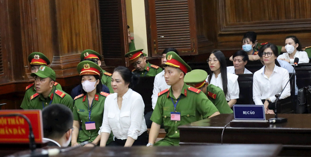Trích xuất Nguyễn Phương Hằng ra xét xử phúc thẩm, nhưng tòa hoãn xử- Ảnh 1.