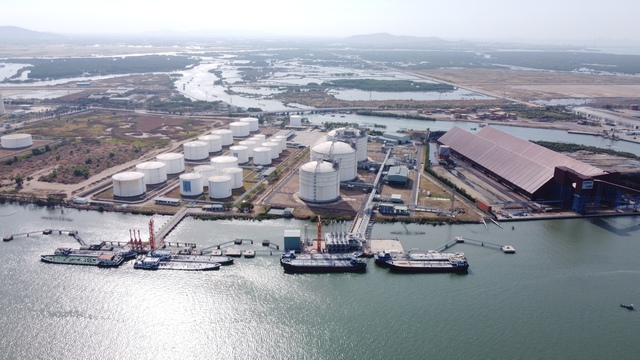 Vận hành kho cảng LNG 500 triệu USD, tăng tốc chuyển đổi năng lượng- Ảnh 1.
