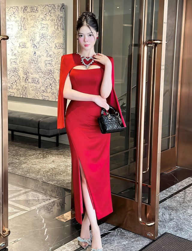 Muốn nâng tầm phong cách, quý cô ngoài 30 tuổi nên sắm những thiết kế này- Ảnh 8. Muốn nâng tầm phong cách, quý cô ngoài 30 tuổi nên sắm những thiết kế này- Ảnh 8.