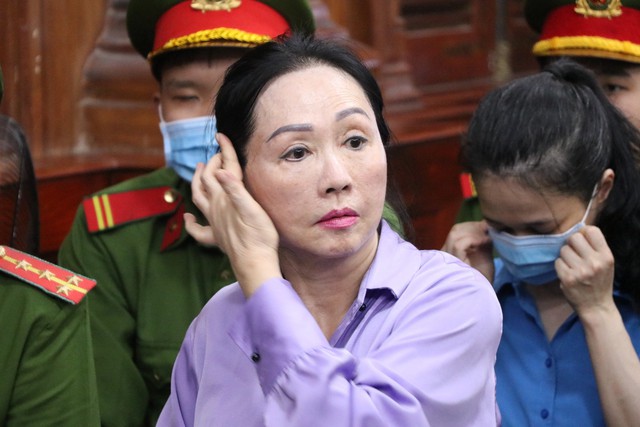CEO Tập đoàn của tỉ phú Lý Gia Thành gửi văn bản đến tòa xét xử Trương Mỹ Lan- Ảnh 1.