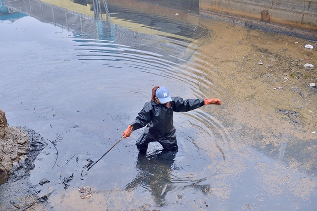 Sông Bắc Hưng Hải bị đầu độc suốt ngày đêm: Vạch trần hành vi xả thải trộm- Ảnh 10.