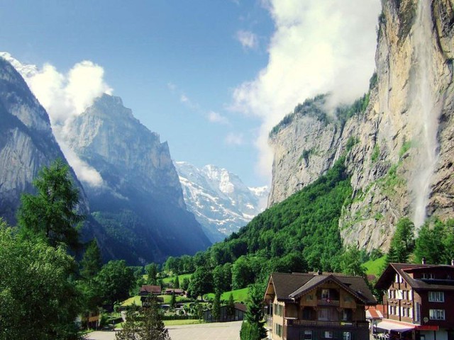 5 thung lũng đẹp như 'thiên đường hạ giới' ở Thụy Sĩ- Ảnh 1.