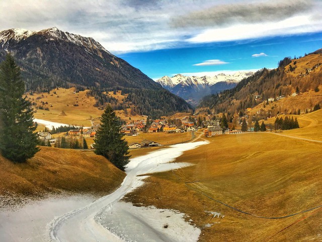 5 thung lũng đẹp như 'thiên đường hạ giới' ở Thụy Sĩ- Ảnh 5.