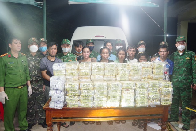 Bộ Quốc phòng khen thưởng lớn lực lượng triệt phá vụ vận chuyển 100 kg ma túy- Ảnh 2.