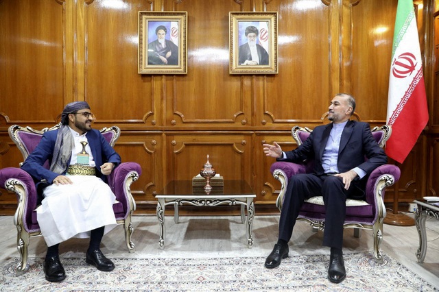 Ngoại trưởng Iran Hossein Amirabdollahian gặp một quan chức Houthi tại Muscat, Oman, hôm 7.4