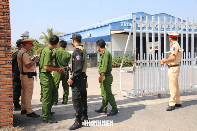 Trung tâm đăng kiểm xe cơ giới 86-02D Bình Thuận bị Công an tỉnh Bình Thuận  phong tỏa, để khám xét