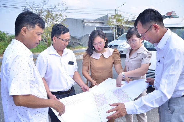 Lãnh đạo thị xã Trảng Bàng và TTC IZ tham quan khu tái định cư Thành Thành Công