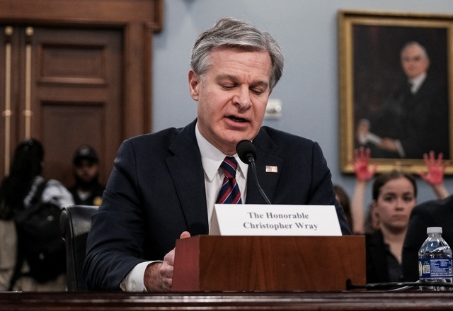 Giám đốc FBI Christopher Wray trong phiên điều trần ở Hạ viện Mỹ ngày 11.4