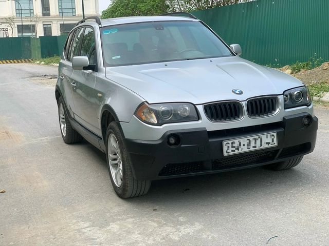 BMW X3 đời 2004 dùng hộp số sàn hiếm thấy tại Việt Nam