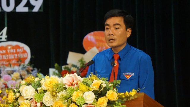 Anh Lê Văn Châu, Bí thư Tỉnh đoàn, Chủ tịch Hội Liên hiệp thanh niên Việt Nam tỉnh Thanh Hóa phát biểu tại đại hội