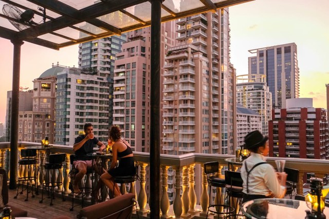 5 quán sky bar tại Bangkok nổi tiếng dành cho giới trẻ 'quẩy tới bến'- Ảnh 4.
