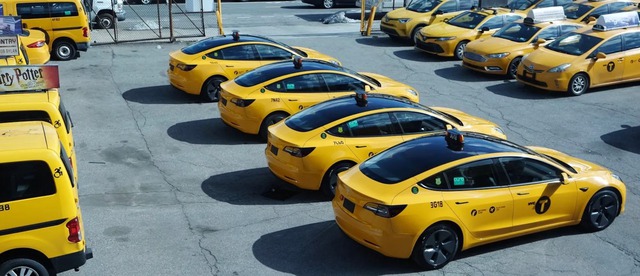 Tesla sắp triển khai hệ sinh thái taxi điện