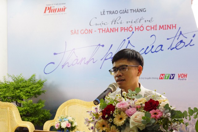 Phó giám đốc NXB Tổng hợp TP.HCM Trần Đình Ba bày tỏ sự xúc động khi NXB Tổng hợp TP.HCM được đồng hành với cuộc thi vô cùng ý nghĩa và nhận được sự quan tâm rất lớn của độc giả báo Phụ Nữ TP.HCM