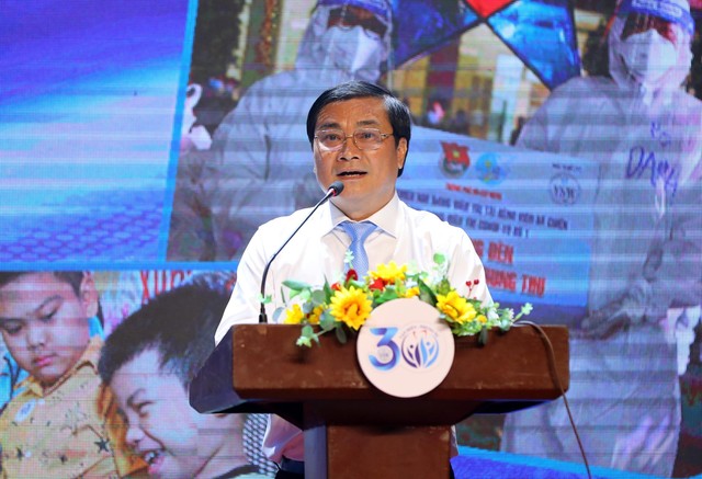 Nhà báo Nguyễn Ngọc Toàn, Tổng biên tập Báo Thanh Niên, phát biểu phát động cuộc thi viết và ảnh 