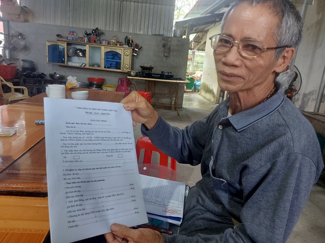 Ông Nguyễn Trọng Thành, Trưởng thôn An Phú và mẫu giấy xác nhận của trưởng thôn trước khi lên xã