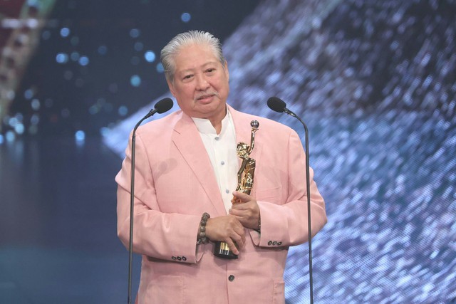 Ngôi sao võ thuật Hồng Kim Bảo được trao giải Thành tựu trọn đời nhờ những cống hiến cho làng phim ảnh Hồng Kông trong hơn 60 năm qua