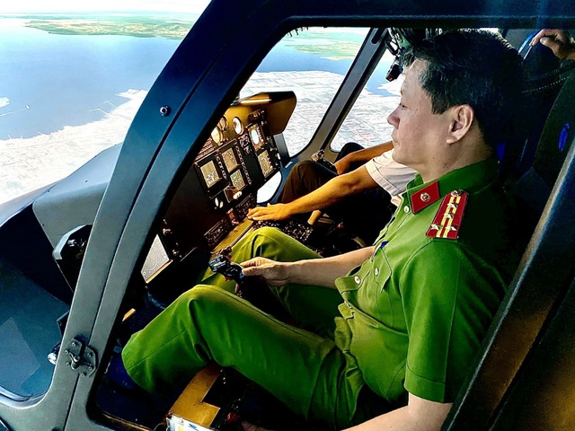 Đại tá Nguyễn Ngọc Trung bay huấn luyện