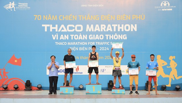Giải THACO marathon vì an toàn giao thông - Điện Biên Phủ 2024 mang đến cảm xúc khó tả cho các VĐV