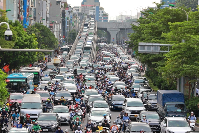 Mỗi năm, Hà Nội thiệt hại cả tỉ USD do ùn tắc giao thông gây ra