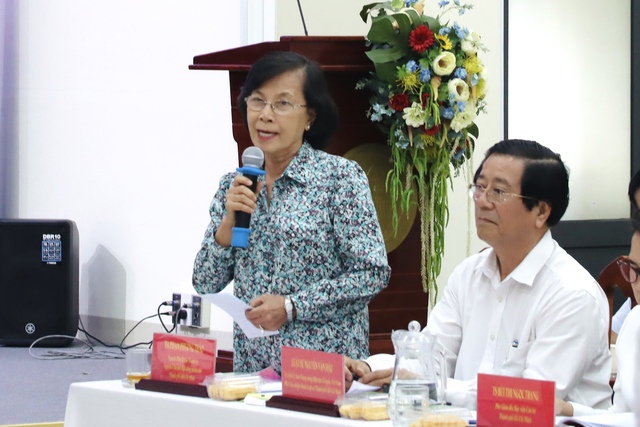 Bà Phạm Phương Thảo, nguyên Chủ tịch HĐND TP.HCM phát biểu tham luận tại hội thảo