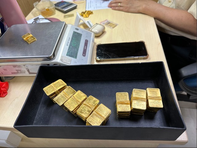 Tổng khối lượng vàng miếng dự kiến đấu thầu là 16.800 lượng, khối lượng vàng miếng của một lô giao dịch là 100 lượng