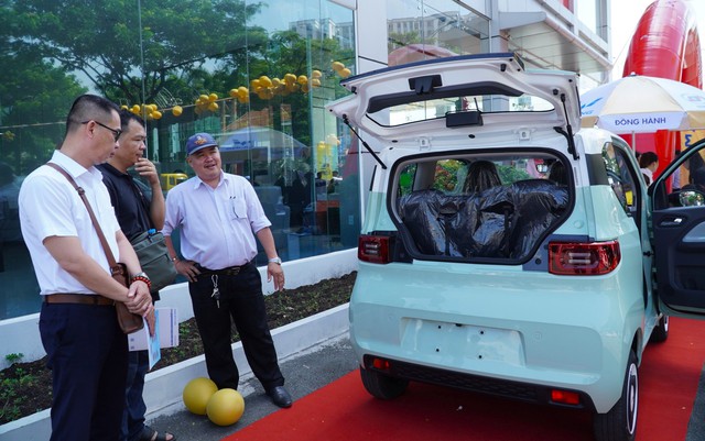 Ô tô điện Wuling Hongguang MiniEV 'ế ẩm' tại Việt Nam: Giá rẻ thôi chưa đủ?- Ảnh 3.