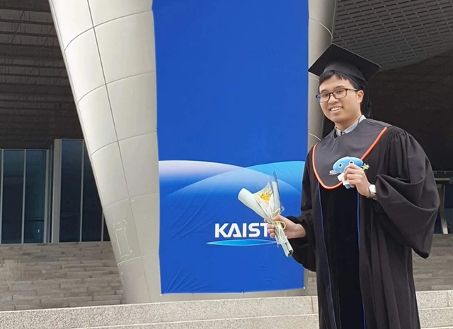 Nguyễn Cảnh Hoàng khuyên học sinh tự tin vào năng lực của bản thân để trải qua kỳ thi tốt nghiệp THPT mỹ mãn
