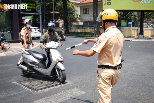 Từ đầu năm đến nay, Đội Tuần tra dẫn đoàn đã triển khai kiểm tra, xử lý 291 trường hợp liên quan đến học sinh, sinh viên vi phạm luật Giao thông đường bộ. Các lỗi vi phạm chủ yếu là chưa đủ điều kiện điều khiển xe máy, không có bằng lái