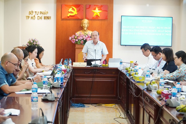 Sở Tư pháp TP.HCM chỉ ra hàng loạt bất cập trong luật Giám định tư pháp- Ảnh 1. Cục Bổ trợ tư pháp (Bộ Tư pháp) làm việc với Sở Tư pháp TP.HCM
